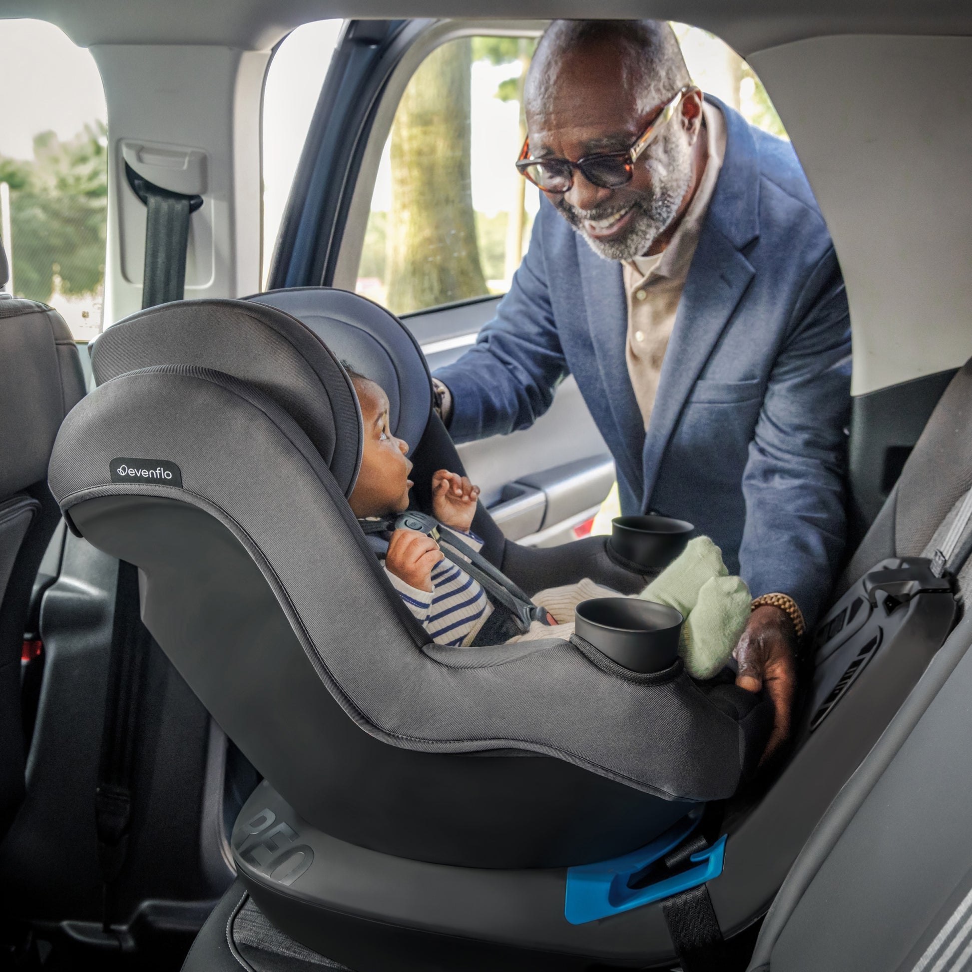 REO by Revolve360 Rotating Convertible Car Seat